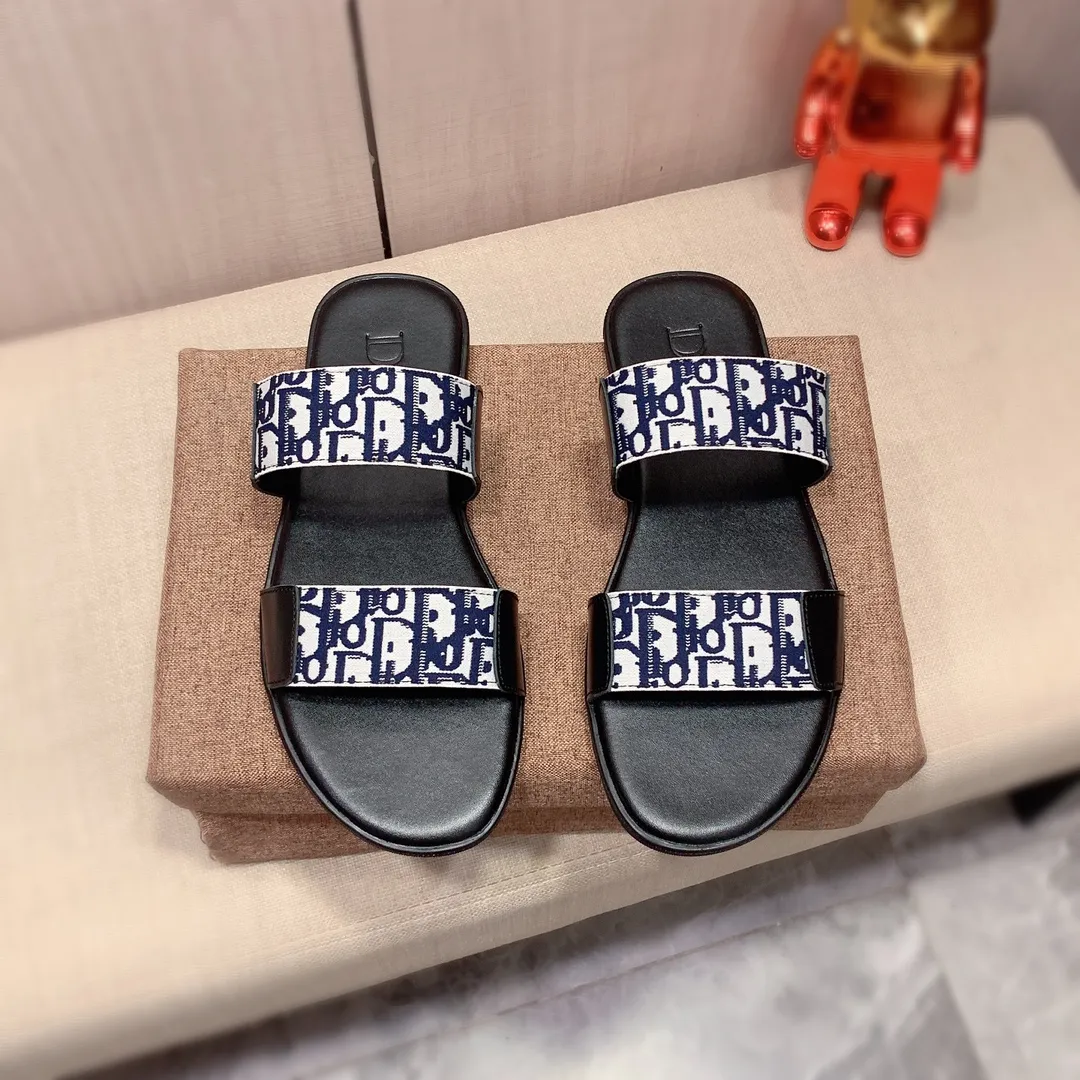 Slippers: New model factory price 220:🎩🎩🔥🔥《Dior* 》【High·Version】Series of slippers, top purchasing agent🔍🔍Men's 2020 counters are on sale at the same time, imported from Italy, original selected cowhide, exquisite workmanship,), sole: (super comfortable) original factory special supply Original sole, ⚠️Exclusive double-layer movable molded sole, super comfortable⚠️, real shot 🎬The real thing is more beautiful🔍🔍original quality, you can go in and out of the counter at will, 266 positive code 38-44, long-term availability